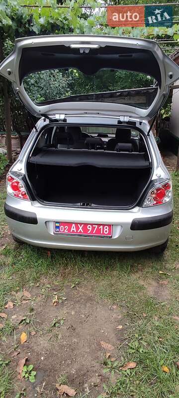 Хэтчбек Peugeot 307 2004 в Могилев-Подольске