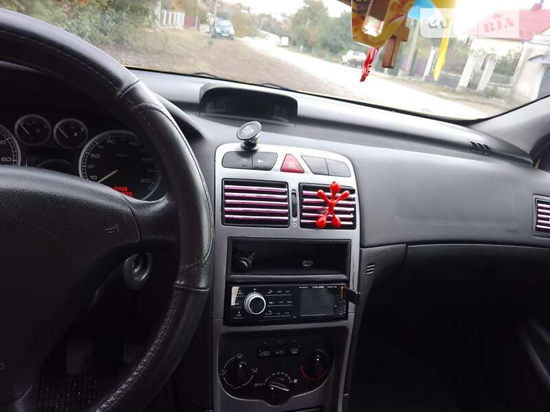 Хэтчбек Peugeot 307 2002 в Волочиске