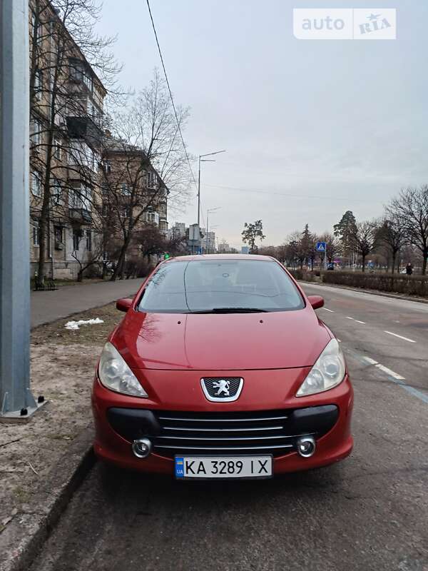 Хэтчбек Peugeot 307 2008 в Киеве