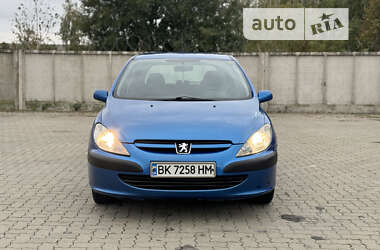 Хэтчбек Peugeot 307 2004 в Сарнах