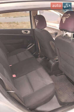 Хэтчбек Peugeot 307 2005 в 