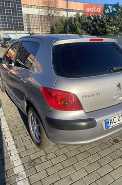 Хэтчбек Peugeot 307 2004 в Луцке