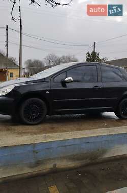 Хэтчбек Peugeot 307 2004 в 