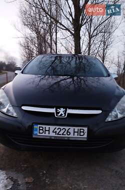 Хэтчбек Peugeot 307 2004 в 