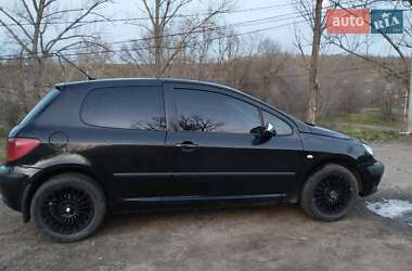 Хэтчбек Peugeot 307 2004 в 