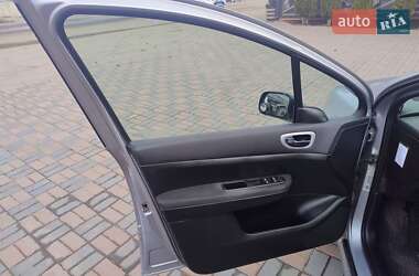 Универсал Peugeot 307 2004 в 