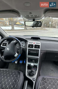 Кабриолет Peugeot 307 2006 в 