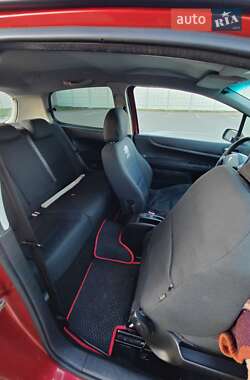 Хэтчбек Peugeot 307 2006 в 