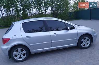 Хэтчбек Peugeot 307 2003 в 