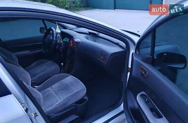 Хэтчбек Peugeot 307 2003 в 