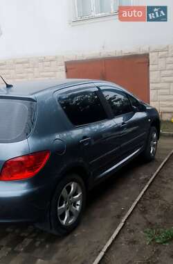 Хэтчбек Peugeot 307 2005 в Черновцах