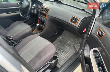 Хэтчбек Peugeot 307 2004 в 