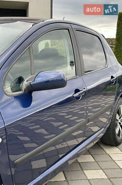 Хетчбек Peugeot 307 2002 в 