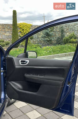 Хетчбек Peugeot 307 2002 в 