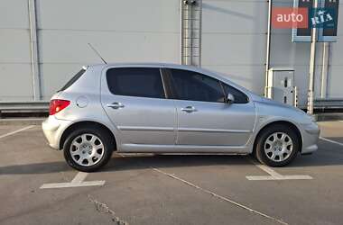 Хэтчбек Peugeot 307 2006 в 