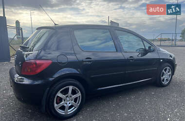 Хэтчбек Peugeot 307 2002 в 