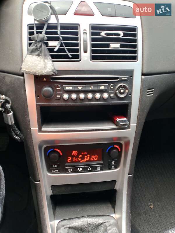 Универсал Peugeot 307 2008 в Узине