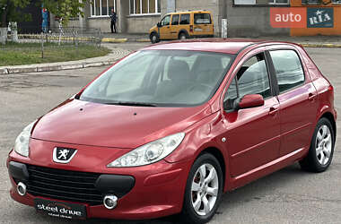 Хэтчбек Peugeot 307 2005 в 