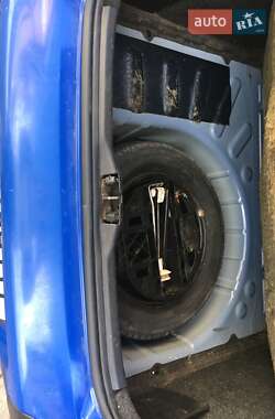 Хэтчбек Peugeot 307 2004 в 