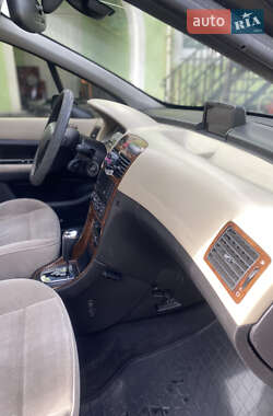 Хэтчбек Peugeot 307 2002 в 
