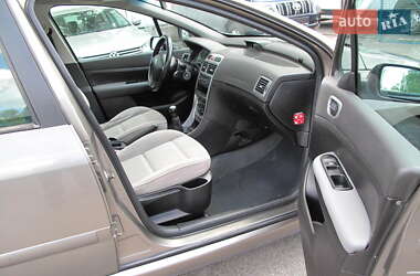 Универсал Peugeot 307 2003 в 