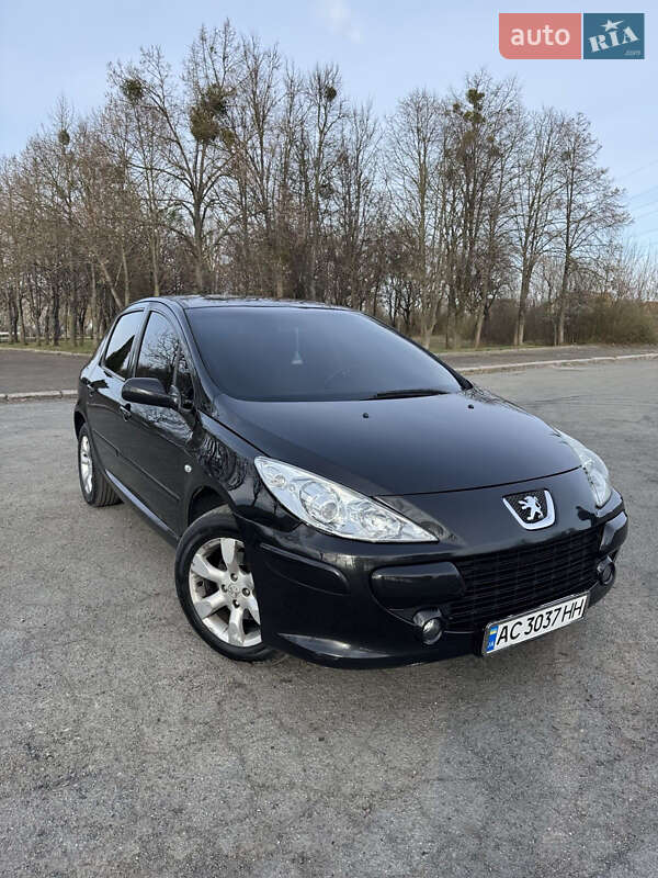 Хэтчбек Peugeot 307 2005 в Владимире
