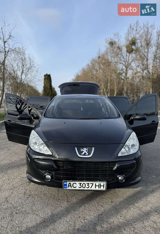 Хэтчбек Peugeot 307 2005 в Владимире