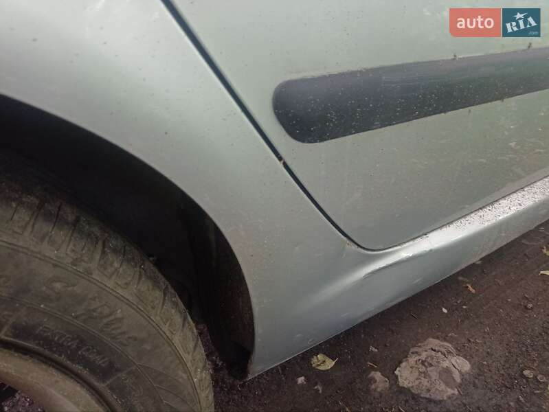 Хэтчбек Peugeot 307 2006 в Каменском