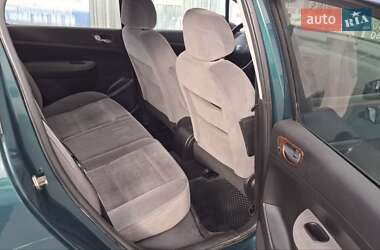 Хэтчбек Peugeot 307 2003 в  фото 10 Хэтчбек Peugeot 307 2003 в