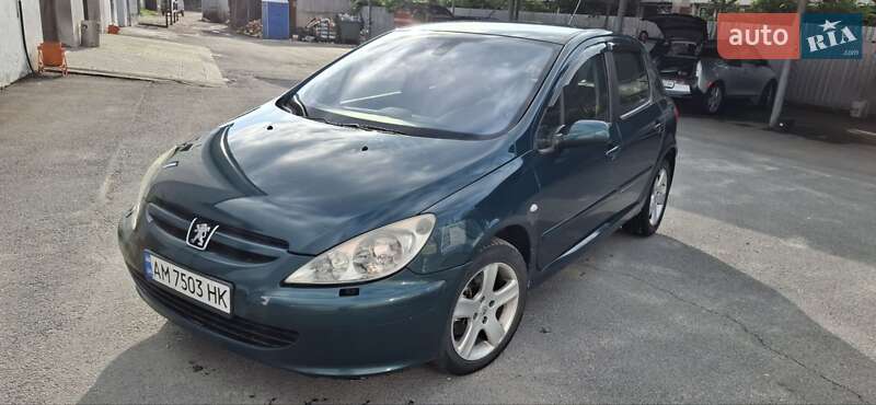 Хэтчбек Peugeot 307 2003 в  фото Хэтчбек Peugeot 307 2003 в