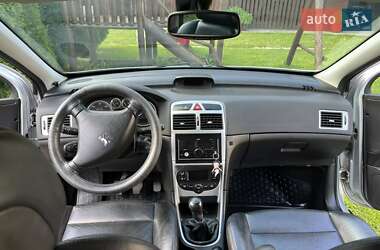 Хэтчбек Peugeot 307 2004 в 