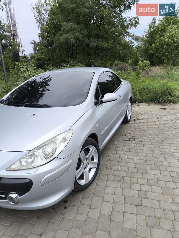 Кабриолет Peugeot 307 2006 в Першотравенске