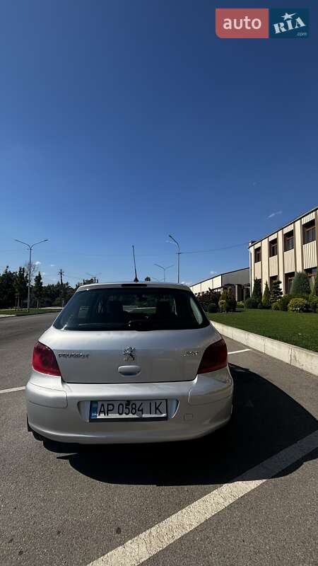 Хетчбек Peugeot 307 2003 в Запоріжжі