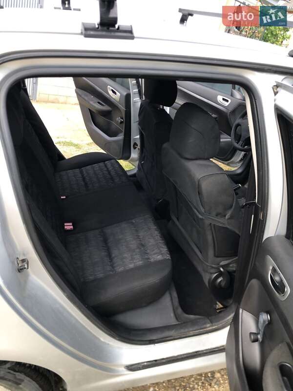 Хетчбек Peugeot 307 2002 в Чернівцях