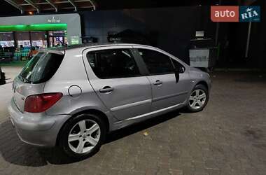 Хэтчбек Peugeot 307 2003 в 