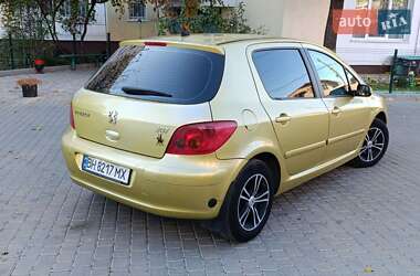 Хэтчбек Peugeot 307 2003 в  фото 2 Хэтчбек Peugeot 307 2003 в