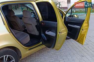 Хэтчбек Peugeot 307 2003 в  фото 11 Хэтчбек Peugeot 307 2003 в
