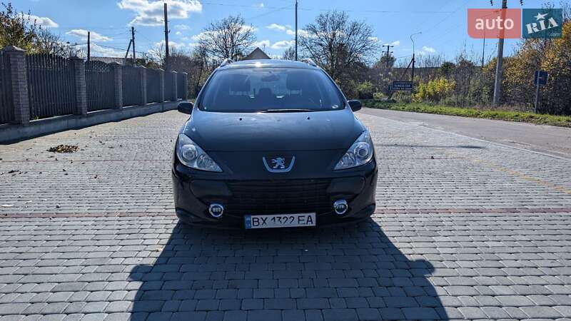 Универсал Peugeot 307 2005 в Староконстантинове