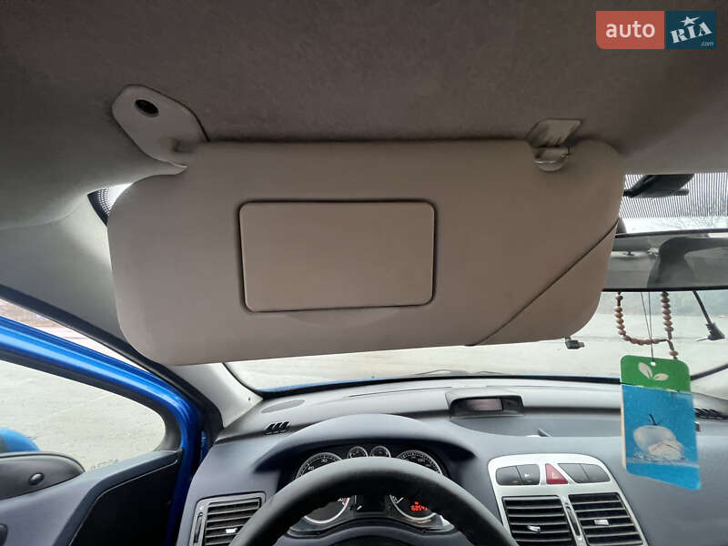 Хетчбек Peugeot 307 2003 в Полтаві