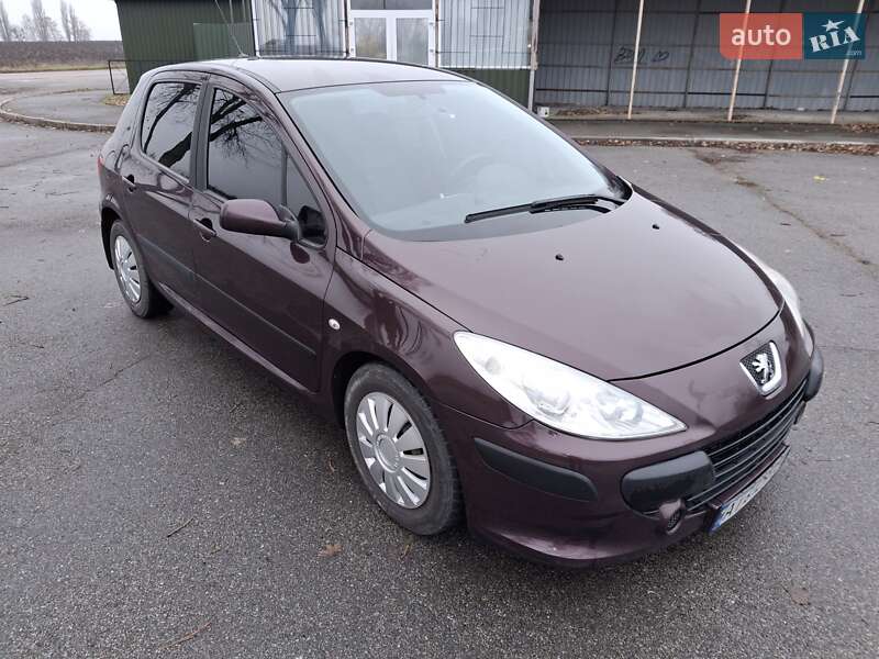 Хэтчбек Peugeot 307 2006 в Обухове