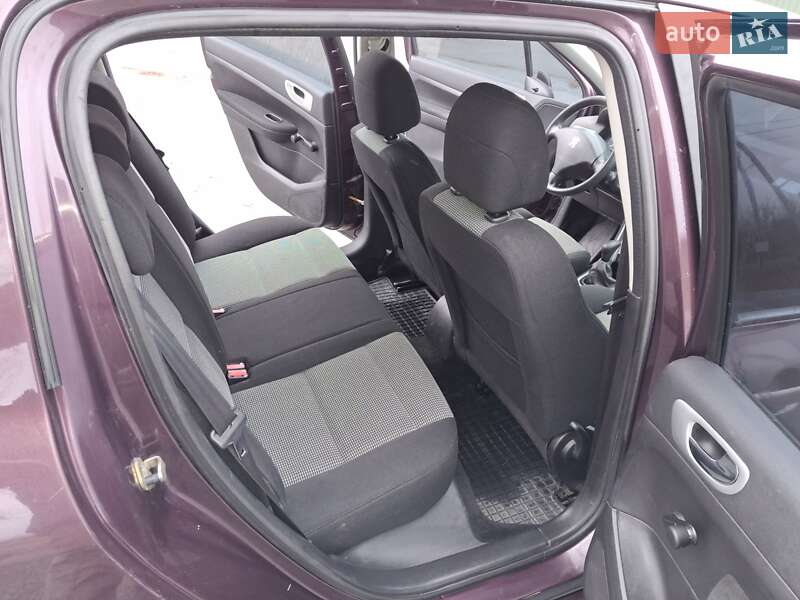 Хэтчбек Peugeot 307 2006 в Обухове