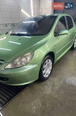 Хэтчбек Peugeot 307 2005 в Новояворовске