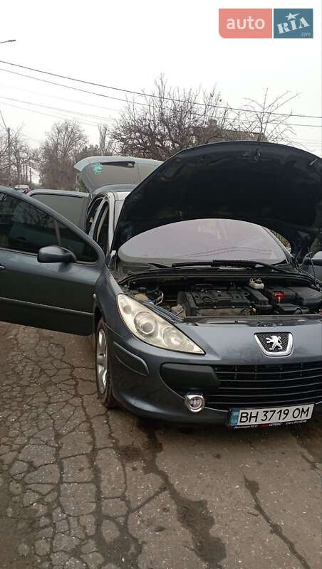 Хетчбек Peugeot 307 2006 в Вигоді