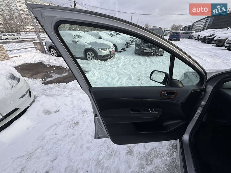 Хетчбек Peugeot 307 2001 в Запоріжжі фото 24 Хетчбек Peugeot 307 2001 в Запоріжжі