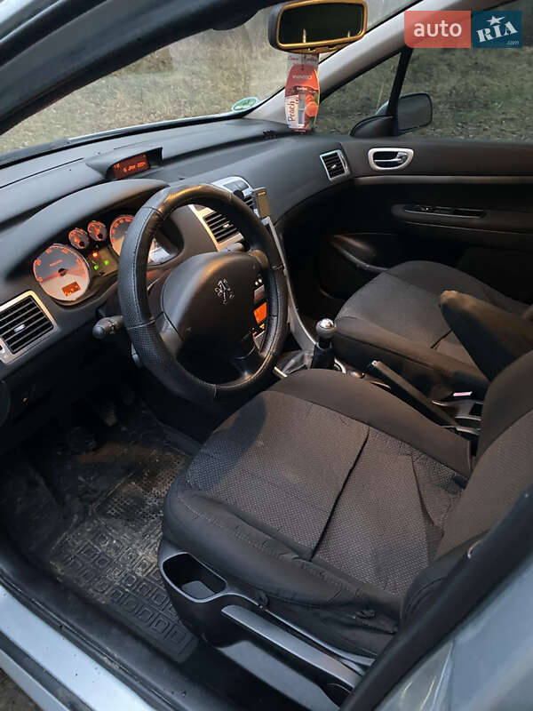 Универсал Peugeot 307 2006 в Сарнах