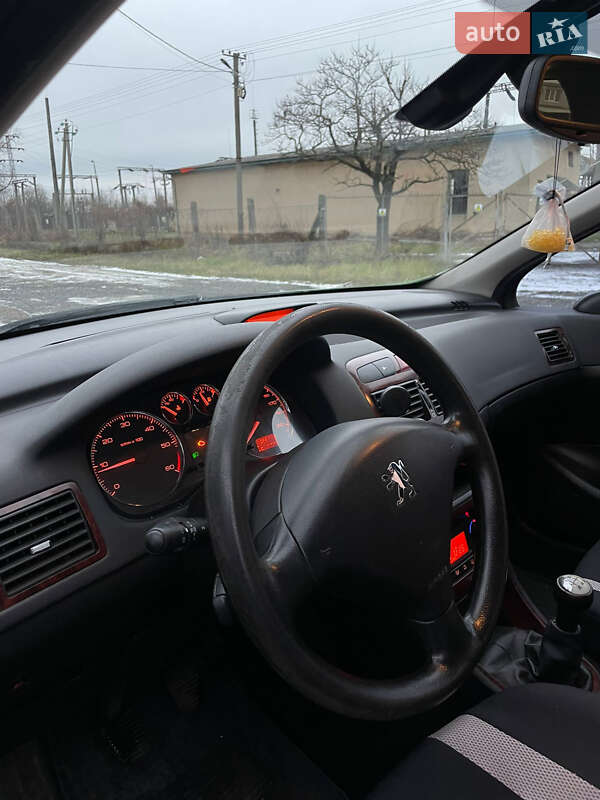 Хэтчбек Peugeot 307 2006 в Виноградове