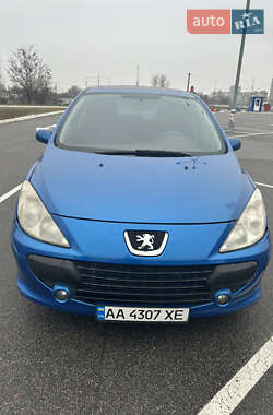Хэтчбек Peugeot 307 2006 в Киеве