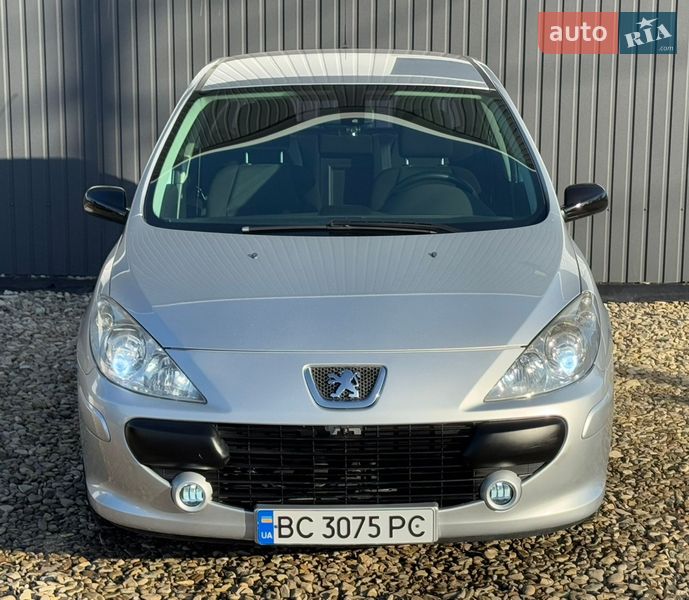 Хэтчбек Peugeot 307 2006 в Стрые
