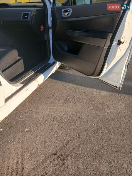 Хэтчбек Peugeot 307 2004 в Киеве