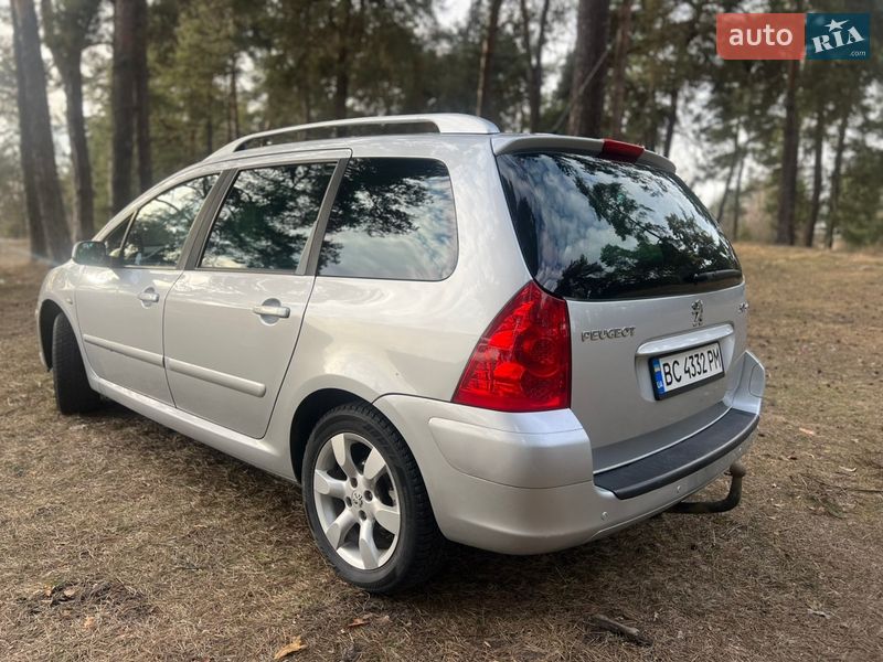 Универсал Peugeot 307 2006 в Великих Мостах